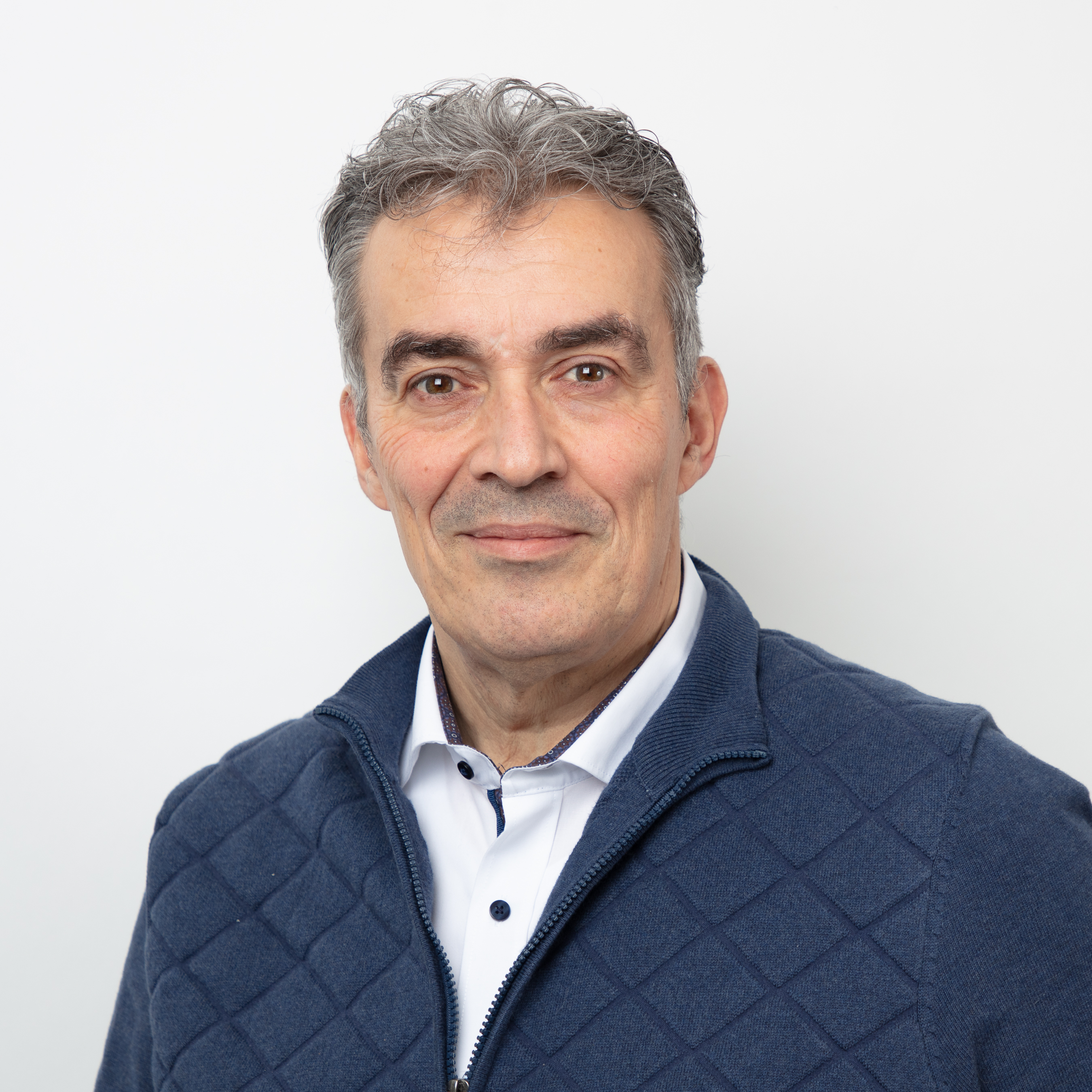shot_0929_George_Babounakis